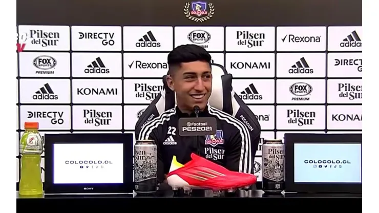 Bryan Soto sufrió un percance en conferencia de prensa.