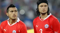 Ponce fue internacional con la Selección de fútbol de Chile en 42 ocasiones