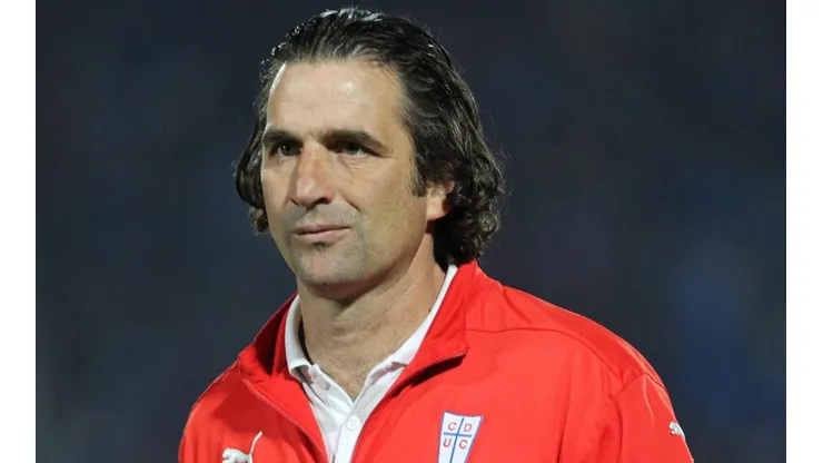 Pizzi podría volver a sentarse en la banca de San Carlos de Apoquindo.