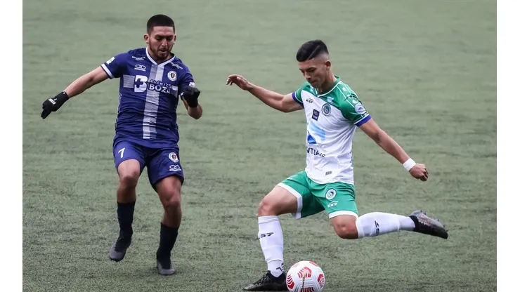 Puerto Montt rescató un empate agónico ante Santa Cruz.