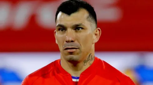 Gary Medel no tuvo paciencia con hincha que lo recriminó en Instagram.