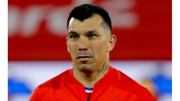Gary Medel no tuvo paciencia con hincha que lo recriminó en Instagram.