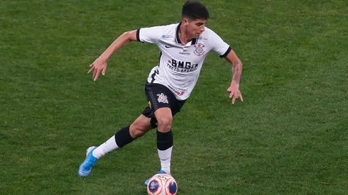 En Colo Colo miran a Ángelo Araos como posible refuerzo