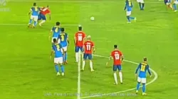 El juez peruano Diego Haro desestimó un posible penal de Casemiro a Arturo Vidal