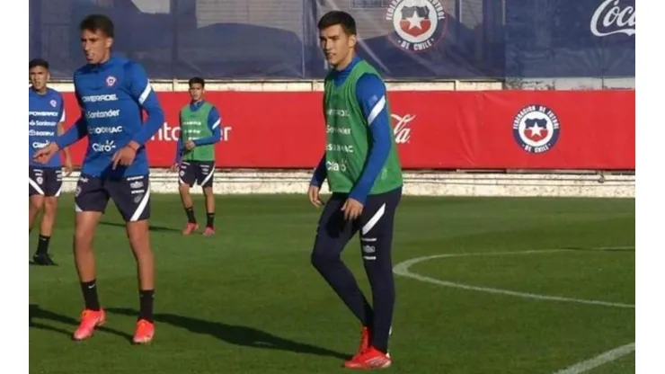 Robinson en el entrenamiento de la Roja junto a Diego Valencia.