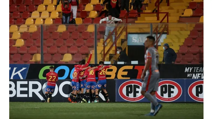 Unión Española vence a Unión La Calera y Audax Italiano espera por el liderato.