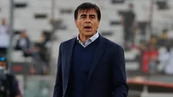 Gustavo Quinteros espera la llegada de refuerzos en Colo Colo