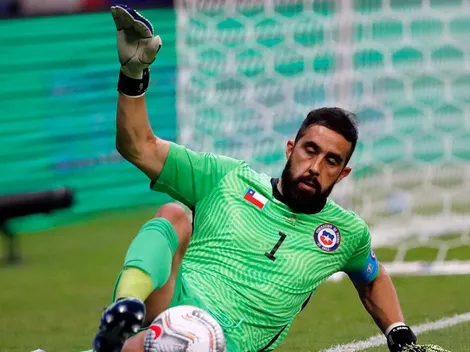 Claudio Bravo deja atrás las dudas sobre su presencia en La Roja: "Vamos con todo"