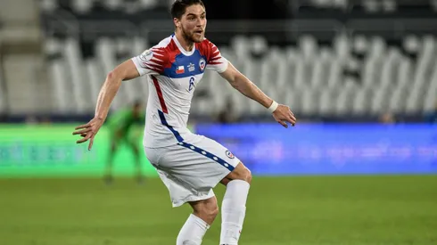 Francisco Sierralta se pierde la triple fecha con Chile.