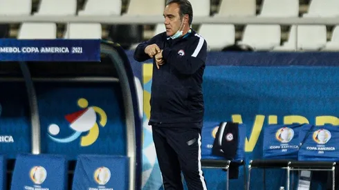 Lasarte estricto con el rendimiento de Chile para la triple fecha.