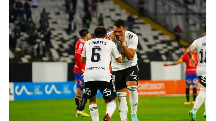 Colo Colo quedó con un pie y medio en la final del torneo