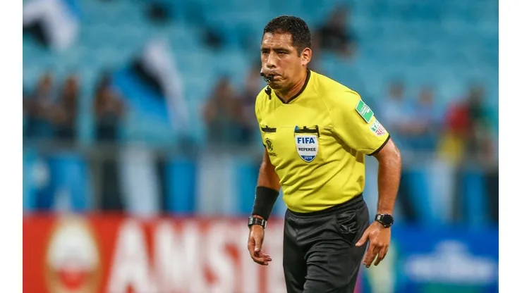 Conmebol confirmó designaciones arbitrales para los partidos de Chile.