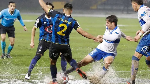 El encuentro se disputó en un barrial y con una lluvia torrencial en el estadio CAP de Talcahuano.