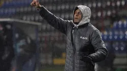 El DT de los cruzados se le vio exaltado en el duelo ante Huachipato