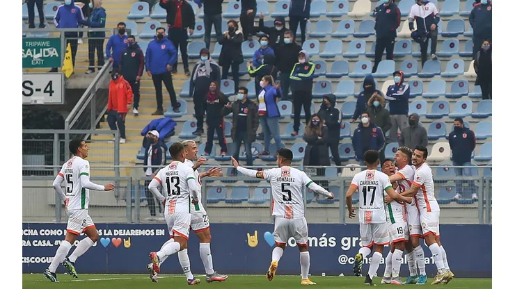 Cobresal sorprendió a la U en el regreso de sus hinchas.