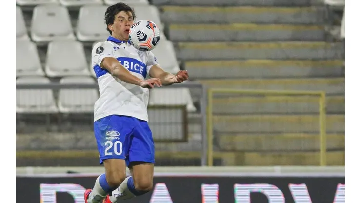 Gonzalo Tapia se perdería el resto de la temporada con Universidad Católica.