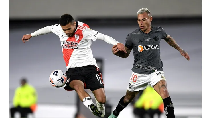 Paulo Díaz y Eduardo Vargas se enfrentan en cuartos de final de Copa Libertadores