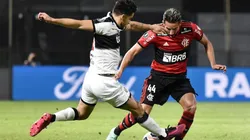 Mauricio Isla titular en triunfo del Flamengo en la Copa Libertadores.