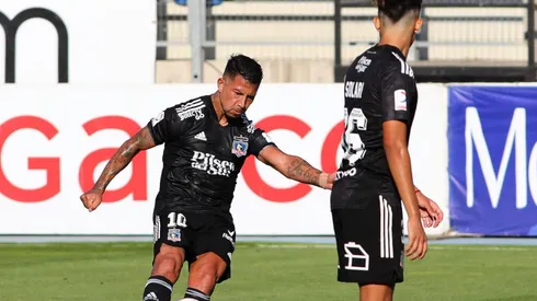 Valencia sorprende con increíble golazo en Colo Colo.