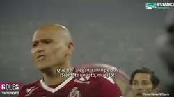 Chupete Suazo se enfrascó con Cristian Paulucci de la UC.