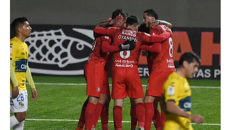 Los cementeros continúan firmes al tope de la tabla de posiciones