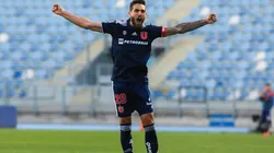 Larrivey espera renovar con la U pese a tener opciones de ir a Brasil.