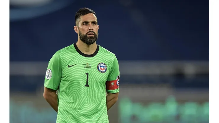 El plan que tiene Colo Colo para fichar a Claudio Bravo.