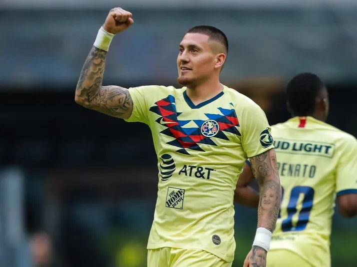 Castillo vuelve a Chile y espera ofertas tras salida de América