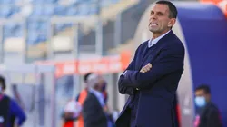 Gustavo Poyet tiene un encontrón con periodista en conferencia de prensa