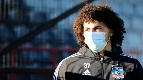 Maximiliano Falcón está en la duda de si decide seguir en Colo Colo o empuja para salir a Peñarol