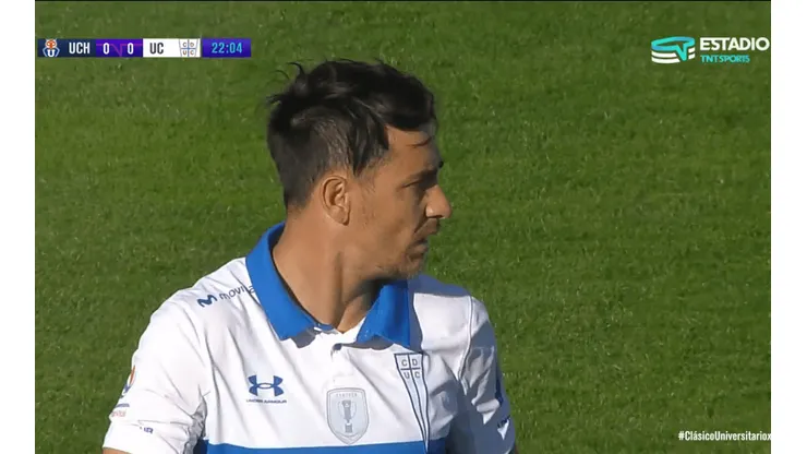 Fernando Zampedri recibe tarjeta amarilla en la Universidad Católica