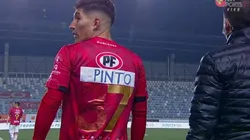 Le tuvieron que parchar la camiseta por no encontrar la suya.