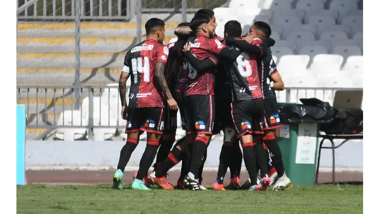Demartini coloca el 1-0 de Antofagasta sobre la UC.
