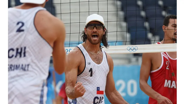 Marco Grimalt celebra junta a Esteban el triunfo de Chile sobre Marruecos