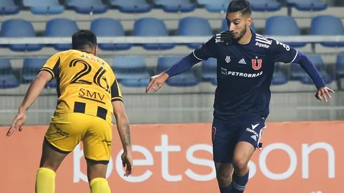 Lobos anotó su primer gol en la Universidad de Chile ante Curicó Unido.