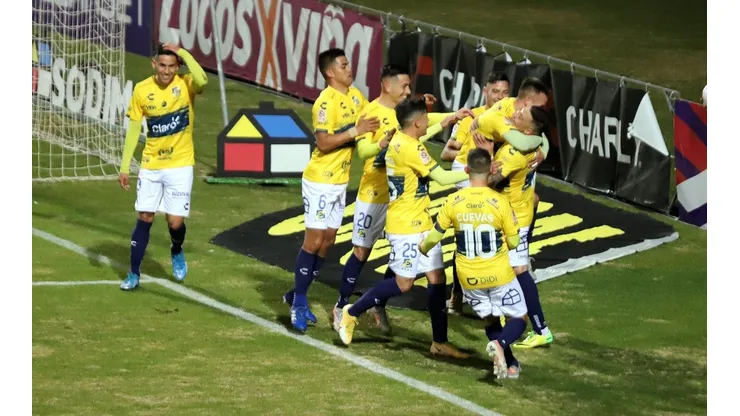 Everton queda en puestos de Copa Sudamericana
