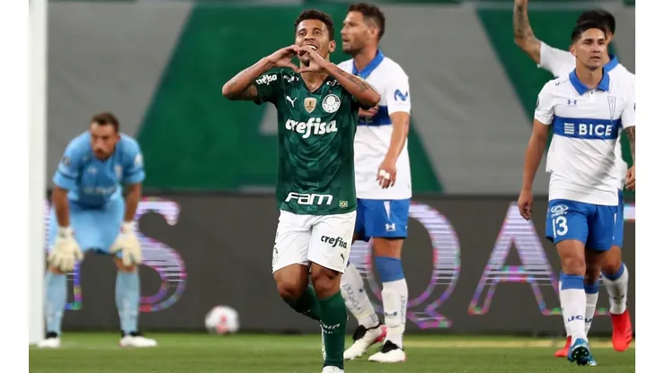 Sebastián Pérez estaba siendo la figura del partido, pero no pudo hacer nada ante el remate de Rocha