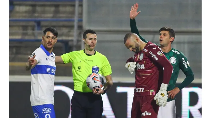 Los resultados que necesita la UC para avanzar en la Copa Libertadores.
