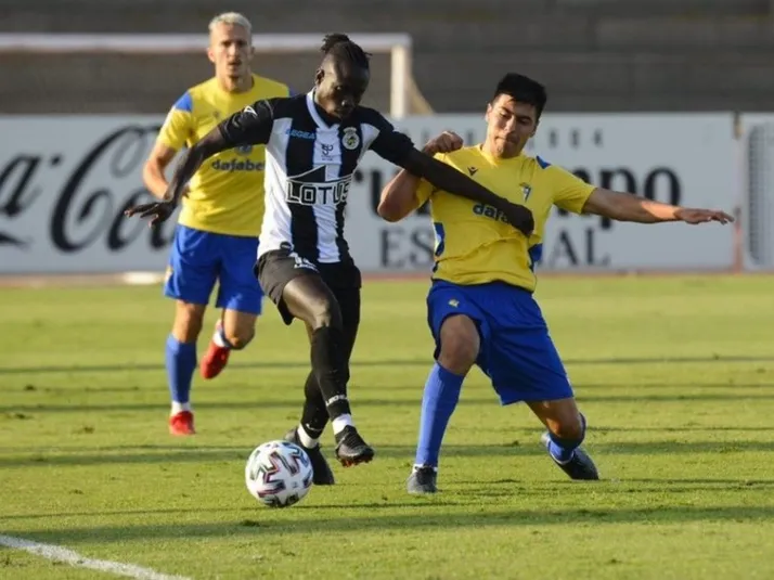 Alarcón debutó con una asistencia en el triunfo del Cádiz