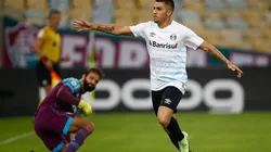 Pinares celebrando el gol del triunfo en Gremio ante Fluminense.