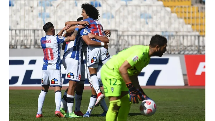 Antofagasta continúa hundiendo a Wanderers en el campeonato.