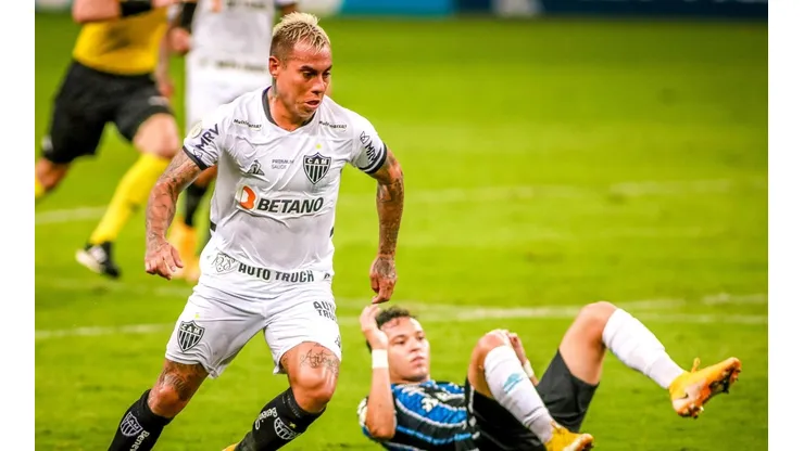 Eduardo Vargas dio positivo de coronavirus y se perderá duelo con Boca.
