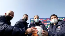 La presentación de los técnicos contó con Martín Lasarte