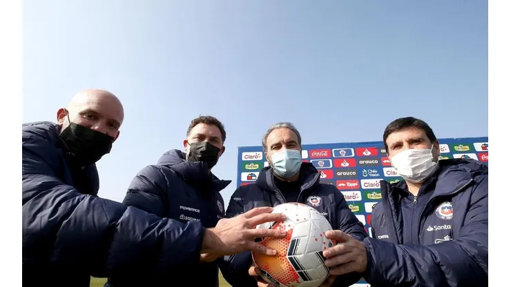 La presentación de los técnicos contó con Martín Lasarte