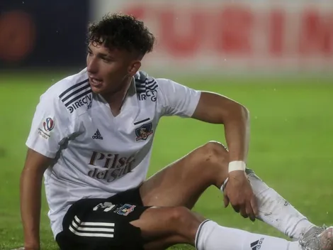 Luciano Arriagada es pelotero en partido de Colo Colo y Palestino