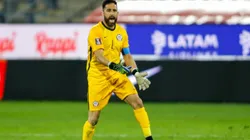 Claudio Bravo tiene una temporada más de contrato con el Betis