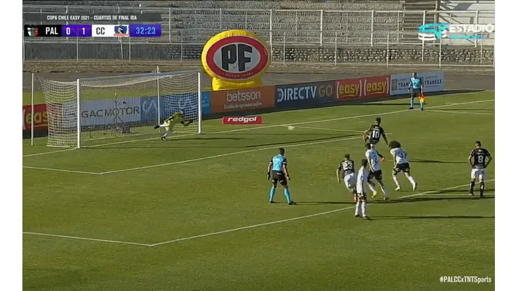 Brayan Cortés sostiene el 1-0 parcial de Colo Colo ante Palestino por Copa Chile