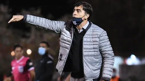 Gustavo Quinteros dejó la posibilidad abierta de que llegue alguien en delantera.