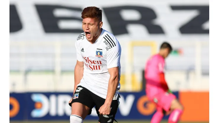 Colo Colo logra ventaja parcial de 2-0 sobre Palestino en La Cisterna