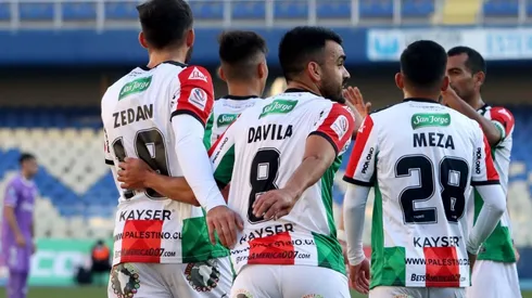 Palestino golea a domicilio a Deportes Concepción para clasificar a 4tos.